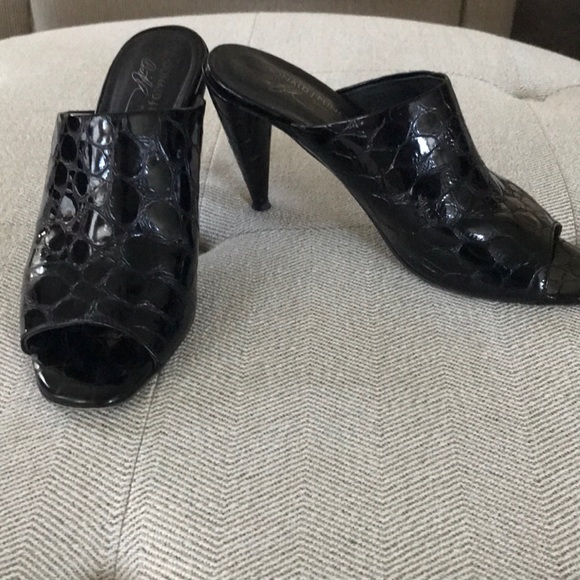 Donal J Pliner leather mules - Picture 2 of 6